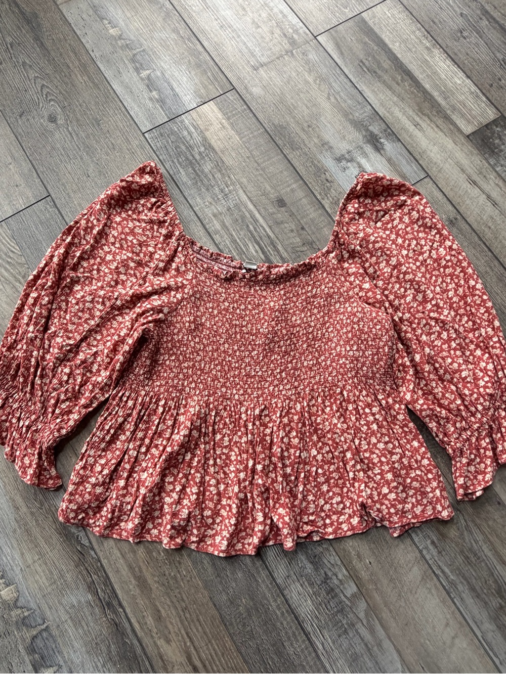 Women’s American Eagle Floral Three Quarter Sleeve Shirt